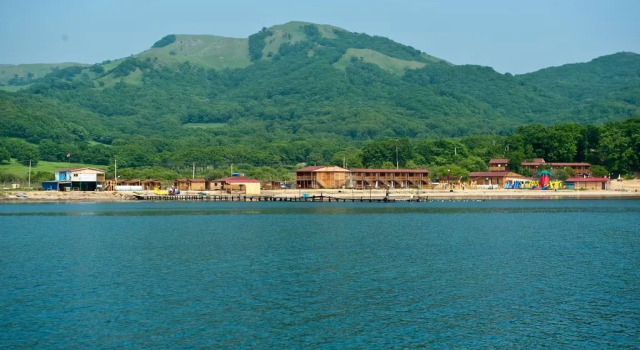 Dem Klub, Buchen Sie Hotel Andrejewka 