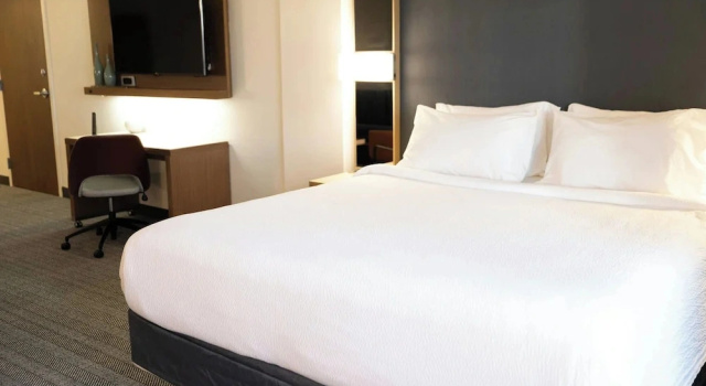 Студия Courtyard by Marriott Philadelphia Springfield