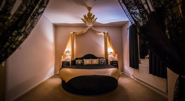 Gray Manor Hotel, Забронировать Отель Чолдертон Уилтшир