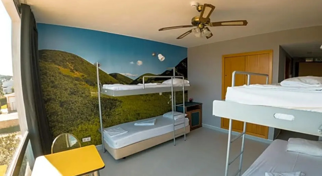 HI Arrifana Destination Hostel, Забронировать Хостел Отели Алгарви с парковкой, Парковка