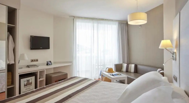 Двухместный номер с террасой Superior с видом на море Hotel Tres Torres