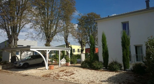 Pension Landau, Забронировать Отель Отели Pfalz с парковкой, Парковка