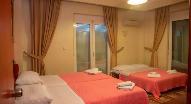 Трёхместный номер Standard с балконом Hotel Astoria