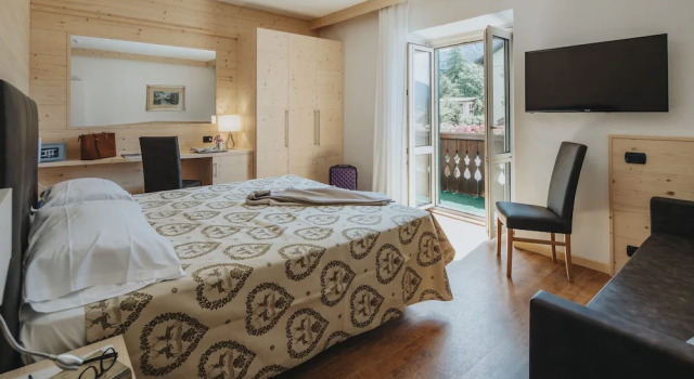 Трёхместный номер Comfort Hotel Menardi