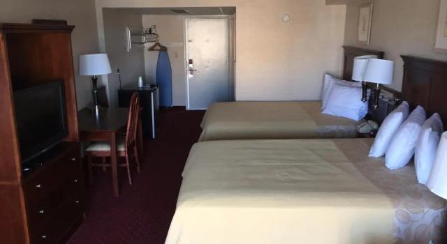 Четырёхместный номер Standard Sea Hawk Motel