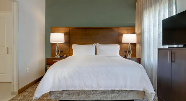 Двухместный люкс Staybridge Suites - Overland Park - Kansas City S by IHG