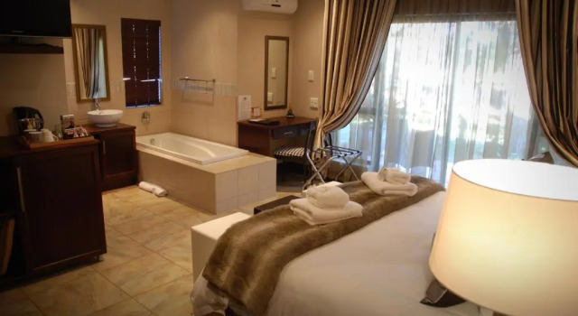 Люкс Executive Kathuhari Guesthouse
