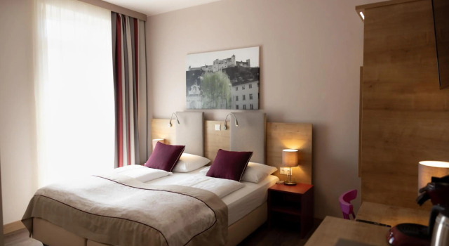 Hotel Max 70