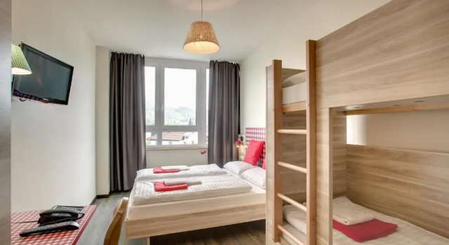 Четырёхместный номер Standard MEININGER Hotel Salzburg City Center