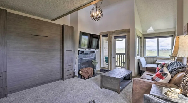Updated Studio Loft in Granby: Epic Mountain Views