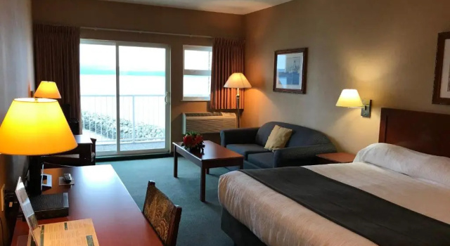 Run of House Beach Gardens Resort and Marina