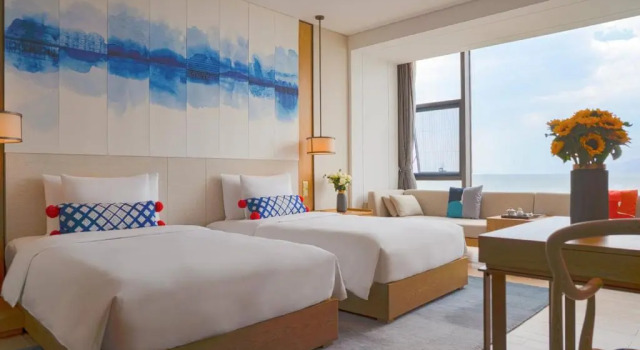 Двухместный номер Deluxe с видом на озеро Hotel Indigo Dali Erhai by IHG