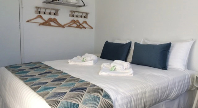 Кровать в общем номере Newcastle Accommodation Tighes Hill
