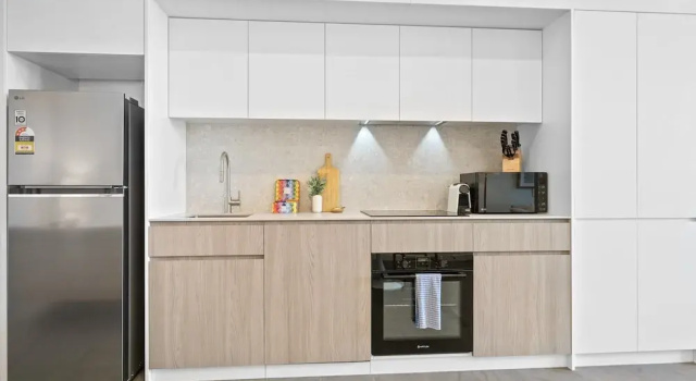 Апартаменты Chic Ground-floor Studio Near Local Cafes