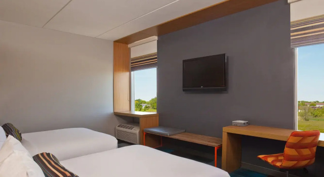 Четырёхместный номер Standard Aloft by Marriott Bolingbrook