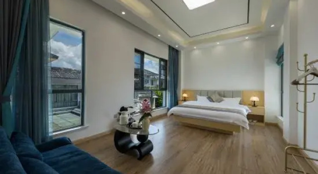 Люкс с видом на внутренний двор Tengchong Muyang Courtyard Wenquan Homestay