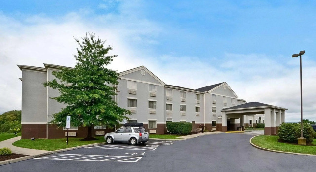 Четырёхместный номер Standard Comfort Inn & Suites Butler
