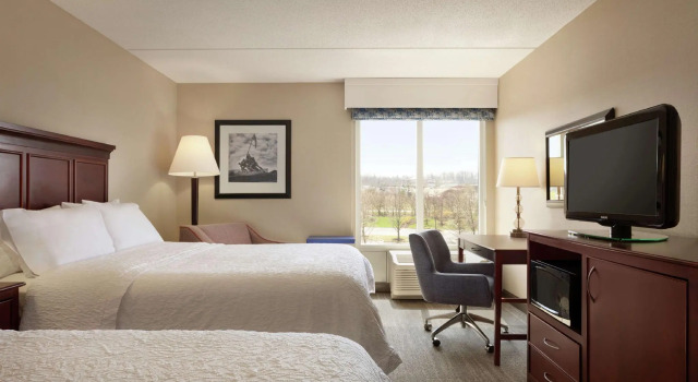 Четырёхместный номер Standard Hampton Inn Dulles/Cascades