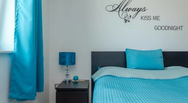 Lovely 1BR Home by River Thames W/balcony 2 Guests, Забронировать Отель Отели Англии 3 звезды, 3*
