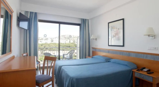 Трёхместный номер Standard Hotel Casablanca Mallorca