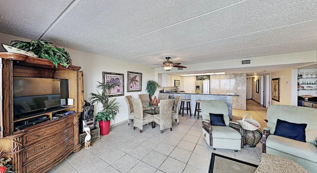 New Listing! Gulf-front Gem, Sauna, Pools & Tennis 3 Bedroom Condo, Buchen Sie Ferienwohnung Padre Island USA