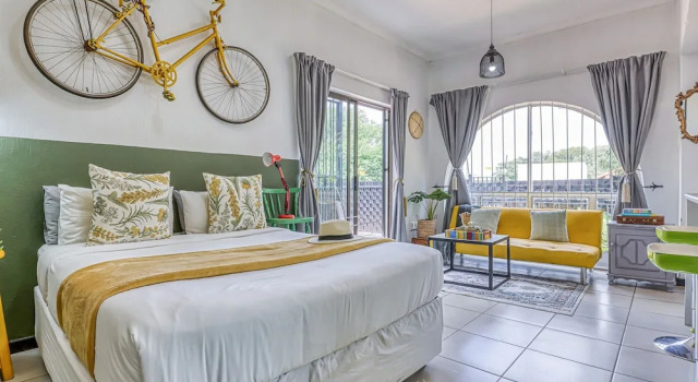 Апартаменты Chic Midtown Studio-1 Bed-solar-pool-fibre-samrand