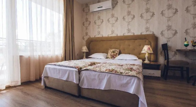 Двухместный номер Standard с балконом Avenue Deluxe Hotel