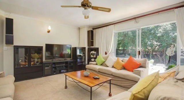 Lenox Lodge Guesthouse, Boek Hotel Sandton 