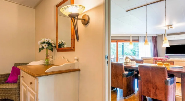 Sun Kissed Bungalow in Uden with Sauna, Hot Tub, Terrace, Prenota Hotel Uden Noord-Brabant