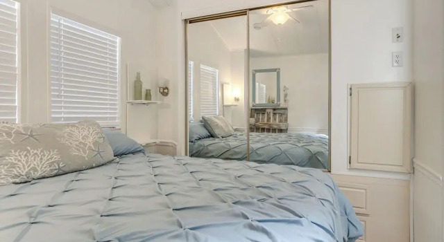 3 Mi to Nokomis Beach: Resort Home in Florida, Забронировать Дом для отпуска Коттеджи Нокомис, Коттедж