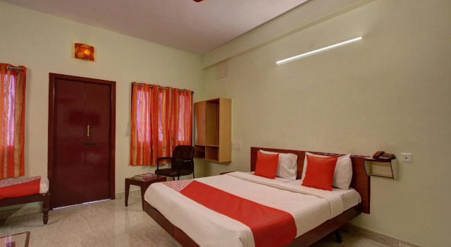 OYO 19959 Hotel Radhakrishna