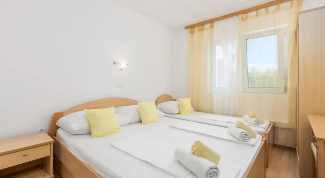 Beautiful Apartment in Lopar With 3 Bedrooms and Wifi, Prenota Appartamento Hotel a Isole Quarnerine con parcheggio, Parcheggio
