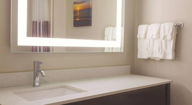 Четырёхместный номер Standard La Quinta by Wyndham Columbus North