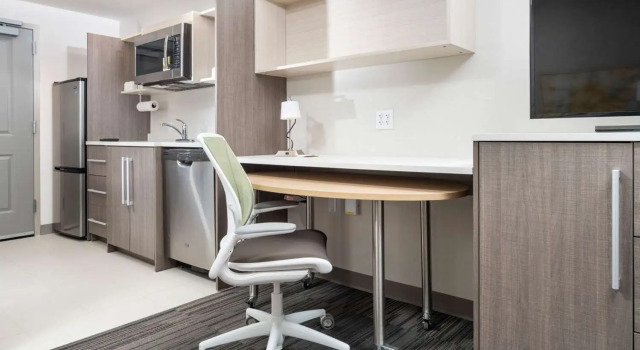 Одноместный номер Standard Home2 Suites by Hilton Newark Airport
