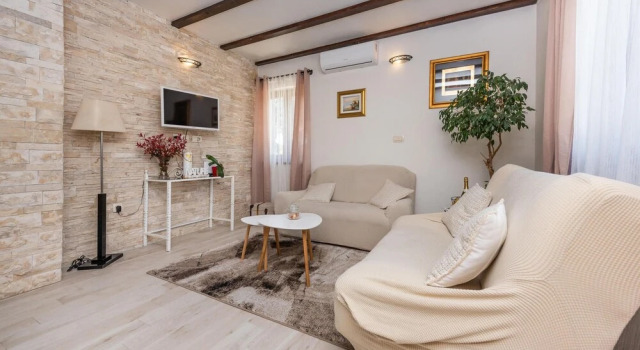 Beautiful Home in Bibinje With 2 Bedrooms, Wifi and Outdoor Swimming Pool, Забронировать Отель Бибинье Задарская жупания, рядом с Пляж Бибиньски Мликарич