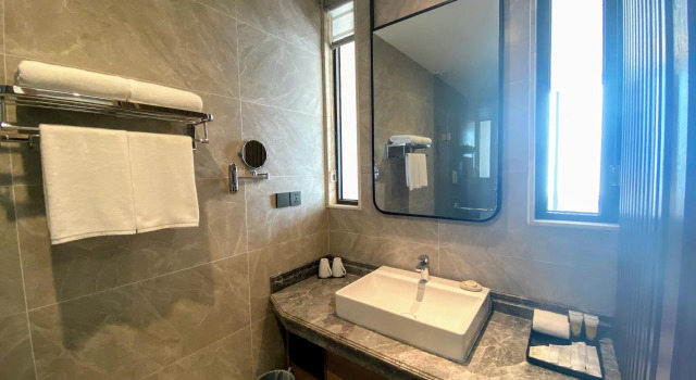 Двухместный номер Deluxe с видом на город Muong Thanh Luxury Ha Long Centre Hotel