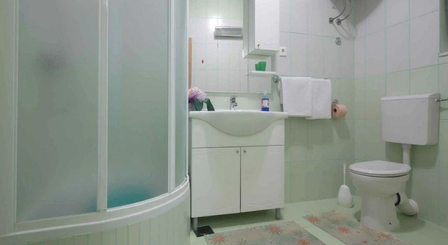 Четырёхместные апартаменты с балконом Apartments and Room Goran
