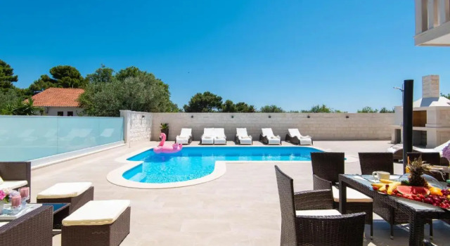 Вилла Luxury Apartment Domenica