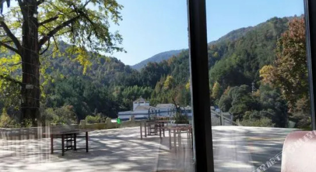 Shijin Tiantang Holiday Hotel, Varaa Hotelli Huanggang Hubei
