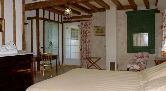 Gîte de charme XVIIe siècle avec jardin clos, balnéo, terrasse panoramique et WIFI près du Château de Villandry - FR-1-381-471, Book Hotel Villandry 
