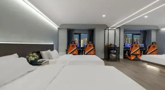 Кровать в общем номере K1 E-sports Hotel