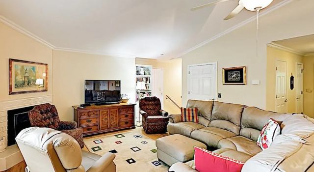 New Listing! Spacious Hillside Ada Access 4 Bedroom Home, Забронировать Дом для отпуска Виллы Блэк-Маунтин, Вилла