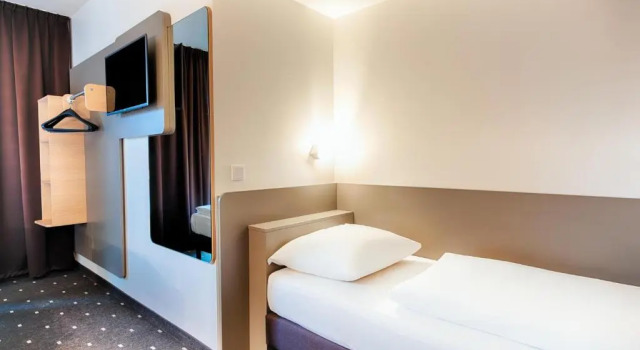 Трёхместный номер B&B Hotel Emden