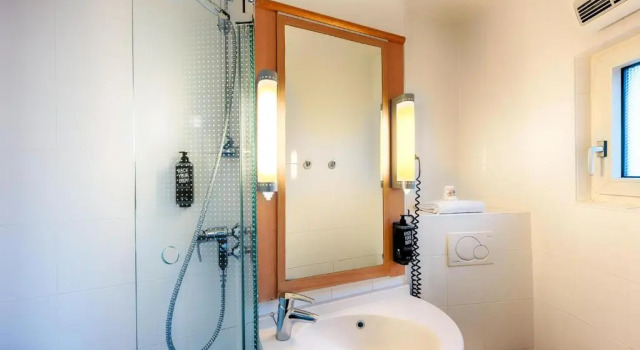 Одноместный номер Standard B&B Hotel Düsseldorf-Hbf