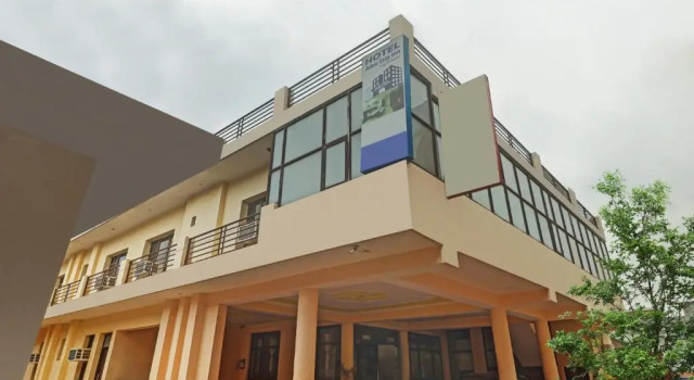Hotel Albie Stay, Near Railway Station Chandigarh, Rezervovat Hotel Levné hotely v Chandigarh Region