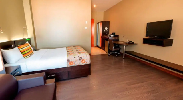 Номер Standard Hôtel Must Aéroport de Québec par JARO