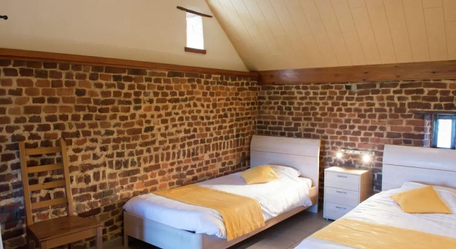 Family Holiday Home With Indoor Pool and Playroom in a Beautiful Rural Region, Prenota Hotel Hotel 3 stelle a Flanders, 3*