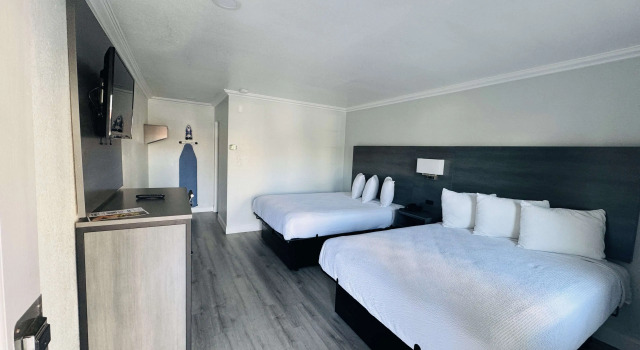 Четырёхместный номер Standard SureStay by Best Western Fresno Central