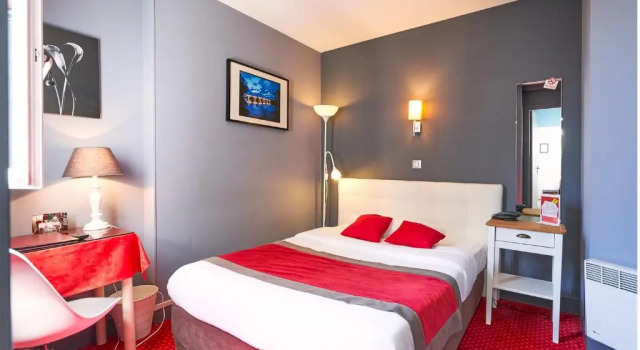 Номер Standard LOGIS Hôtel Du Théâtre