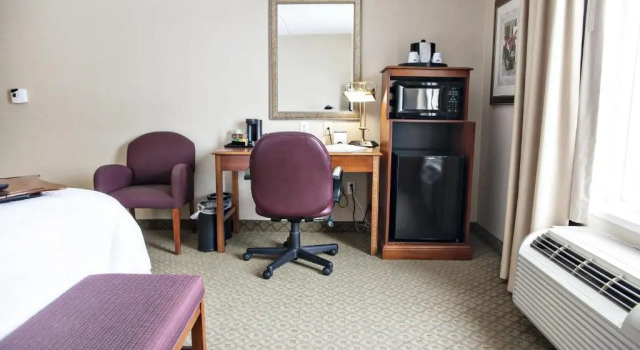 Номер Standard Holiday Inn Express & Suites Kitchener Southeast by IHG
